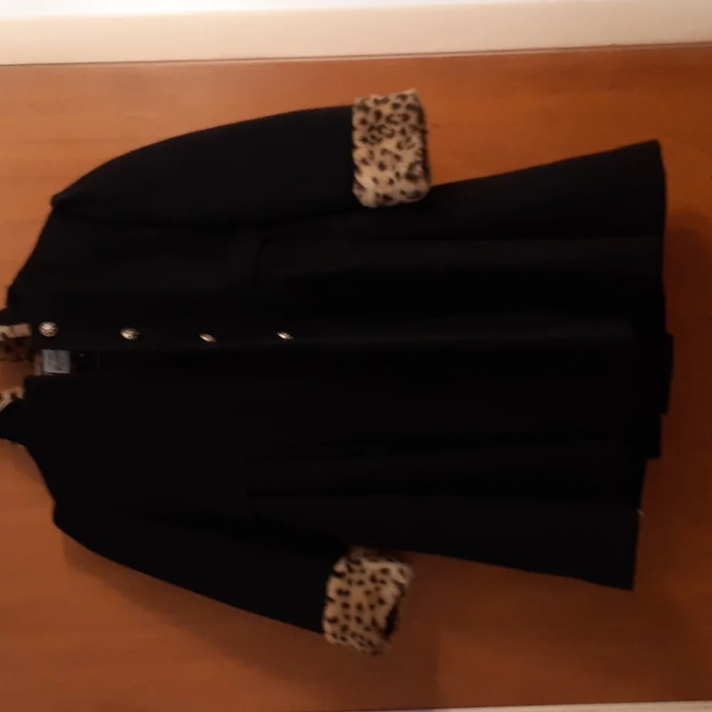 Coat - Picture 1 of 8